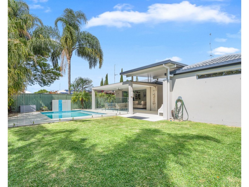 7 Manakin Avenue, Burleigh Waters QLD 4220