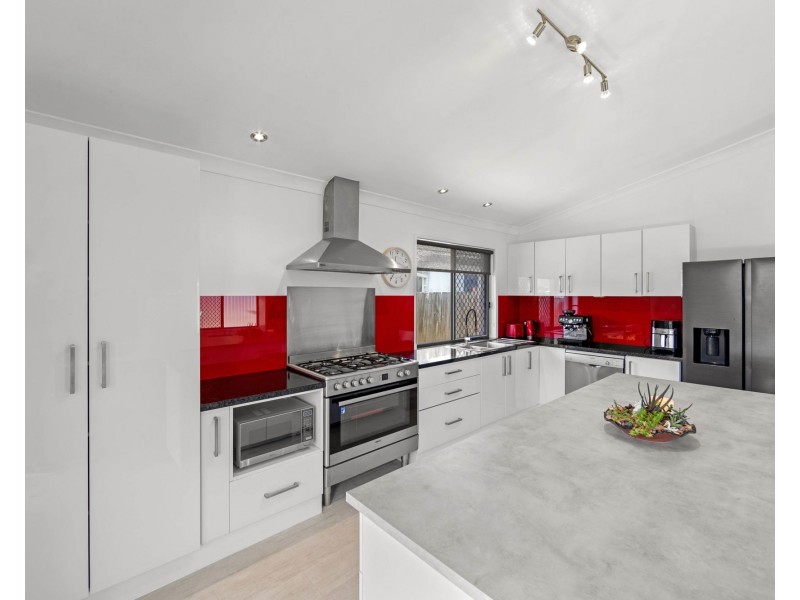 63 Serafina Drive, Helensvale QLD 4212