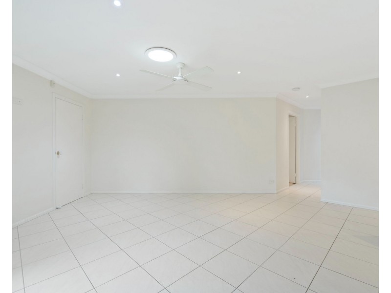 8 Coen Pl, Helensvale QLD 4212