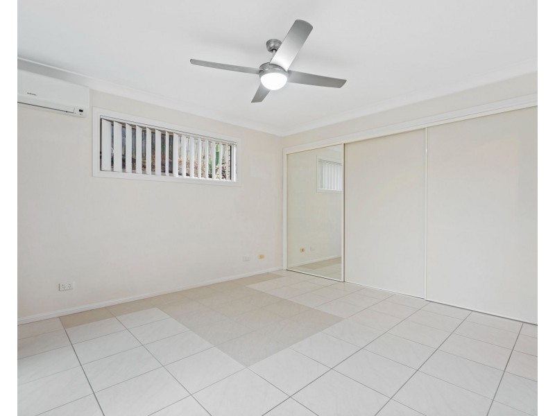 8 Coen Pl, Helensvale QLD 4212