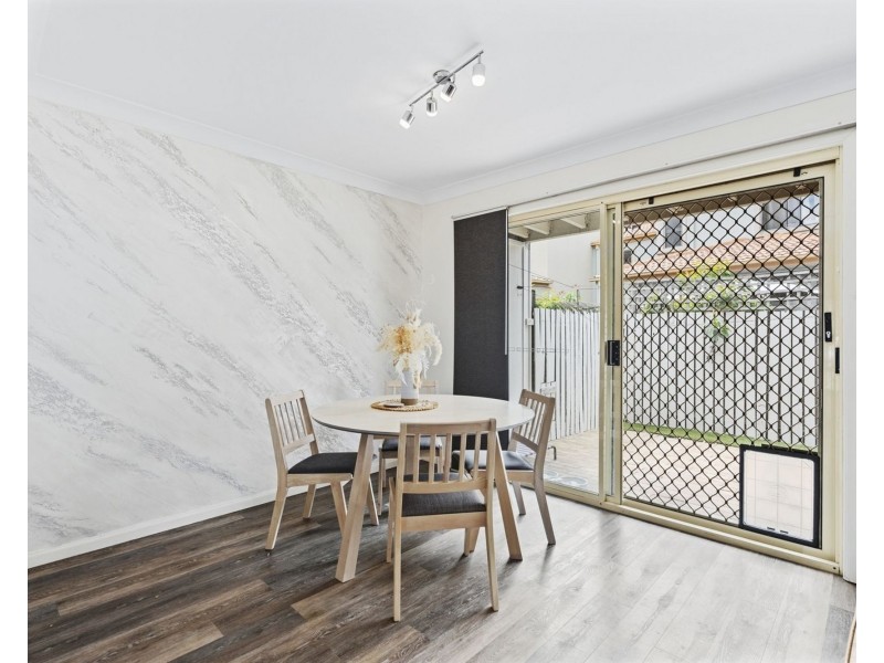 27/7-9 Santa Cruz Boulevard, Clear Island Waters QLD 4226