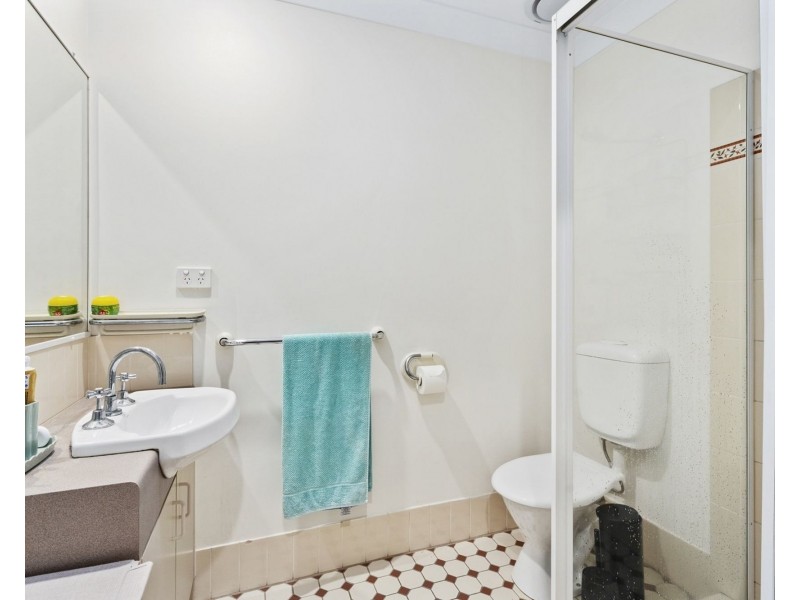 27/7-9 Santa Cruz Boulevard, Clear Island Waters QLD 4226