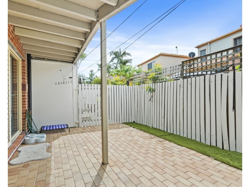 27/7-9 Santa Cruz Boulevard, Clear Island Waters QLD 4226