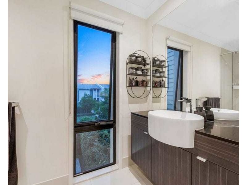22/126 Marina Quays Boulevard, Hope Island QLD 4212