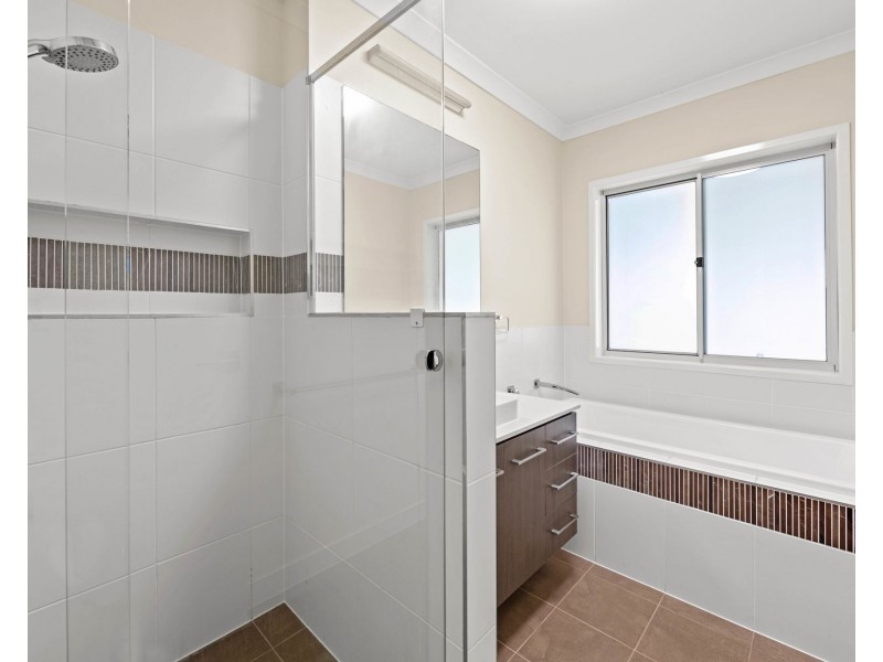 8 Dorretti Circuit, Upper Coomera QLD 4209