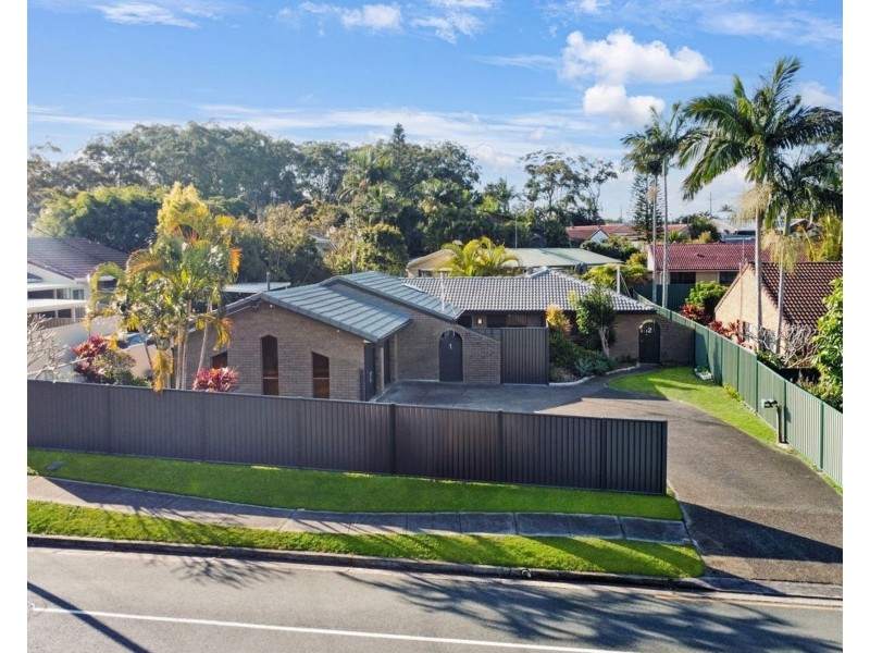 1/203 Central Street, Labrador QLD 4215