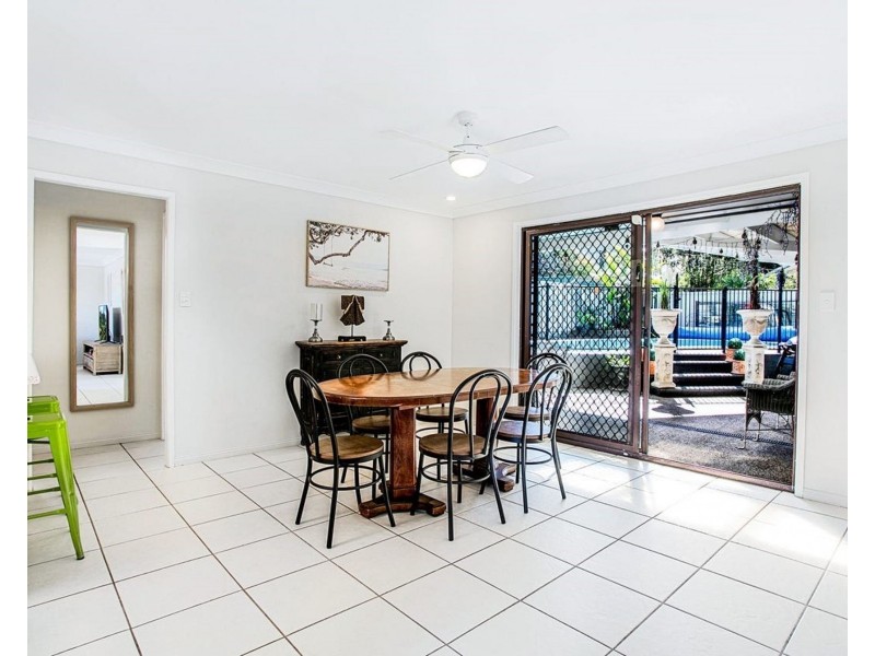 1/203 Central Street, Labrador QLD 4215