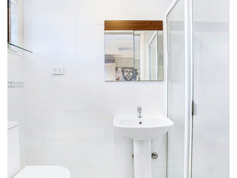 1/203 Central Street, Labrador QLD 4215