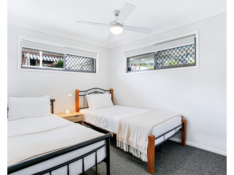 1/203 Central Street, Labrador QLD 4215