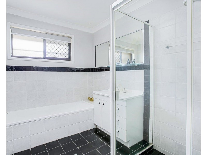 1/203 Central Street, Labrador QLD 4215