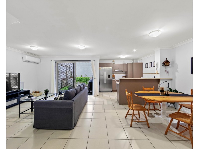 6/2 Toohey Street, Pacific Pines QLD 4211