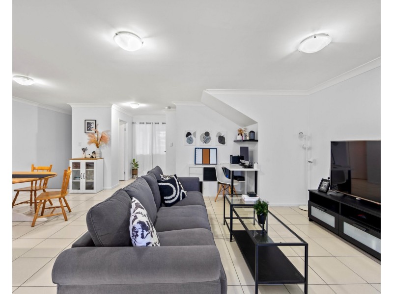 6/2 Toohey Street, Pacific Pines QLD 4211