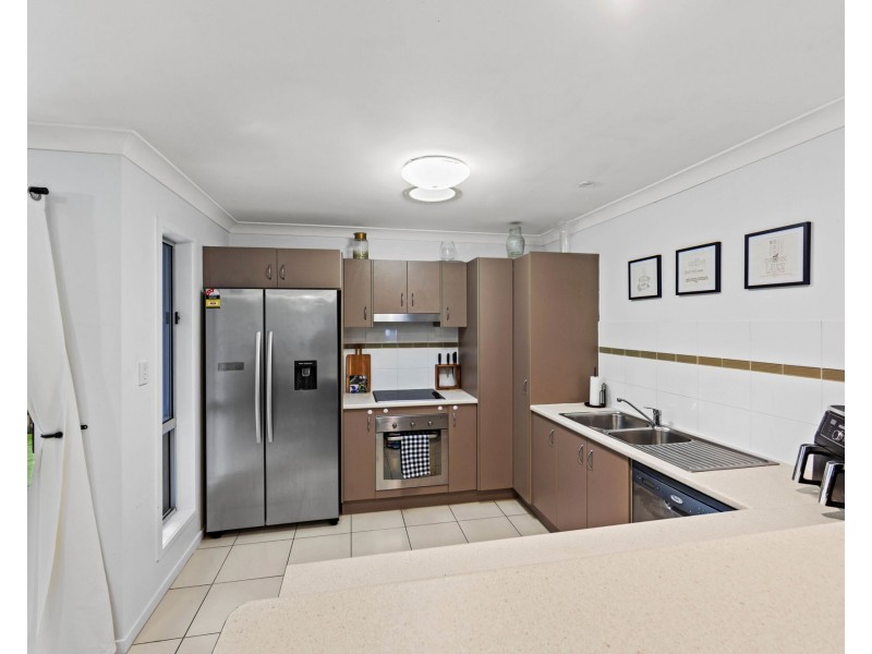 6/2 Toohey Street, Pacific Pines QLD 4211