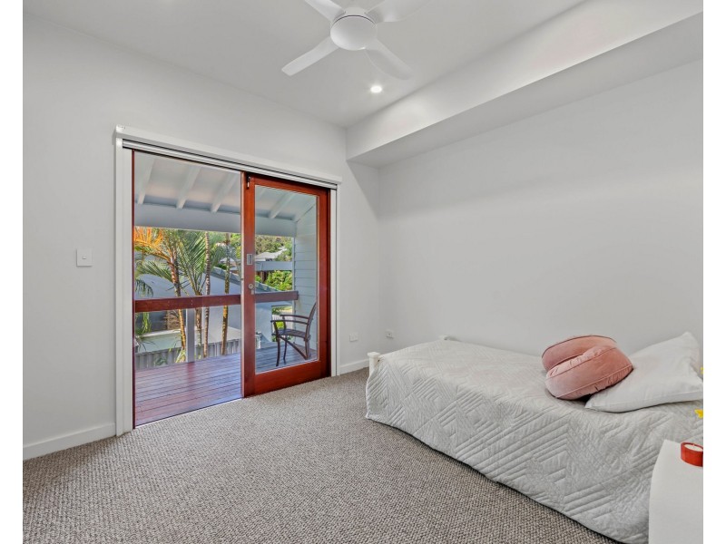 20 Evans Drive, Benowa QLD 4217