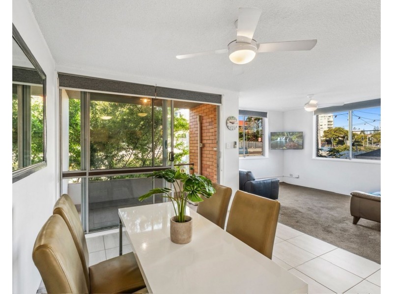 6/1976 Gold Coast Highway, Miami QLD 4220