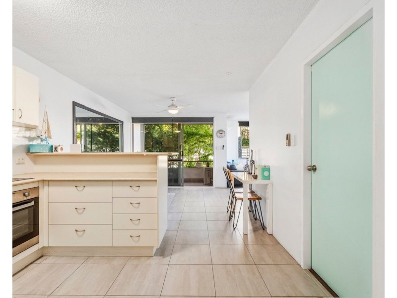 6/1976 Gold Coast Highway, Miami QLD 4220