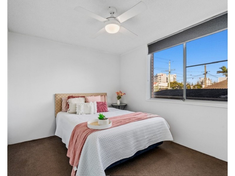 6/1976 Gold Coast Highway, Miami QLD 4220