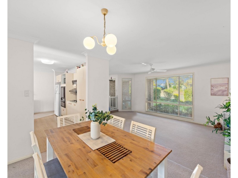 4 Ridgevale Drive, Helensvale QLD 4212