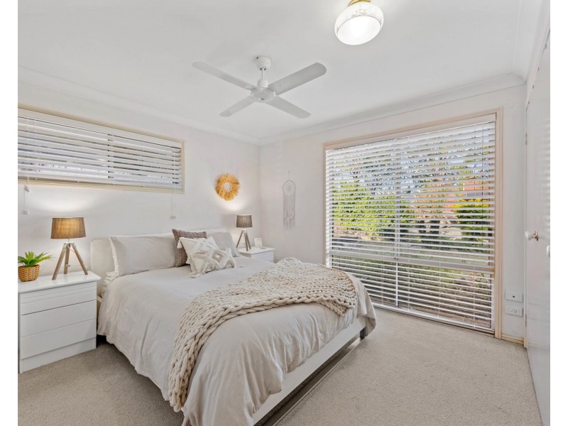 4 Ridgevale Drive, Helensvale QLD 4212