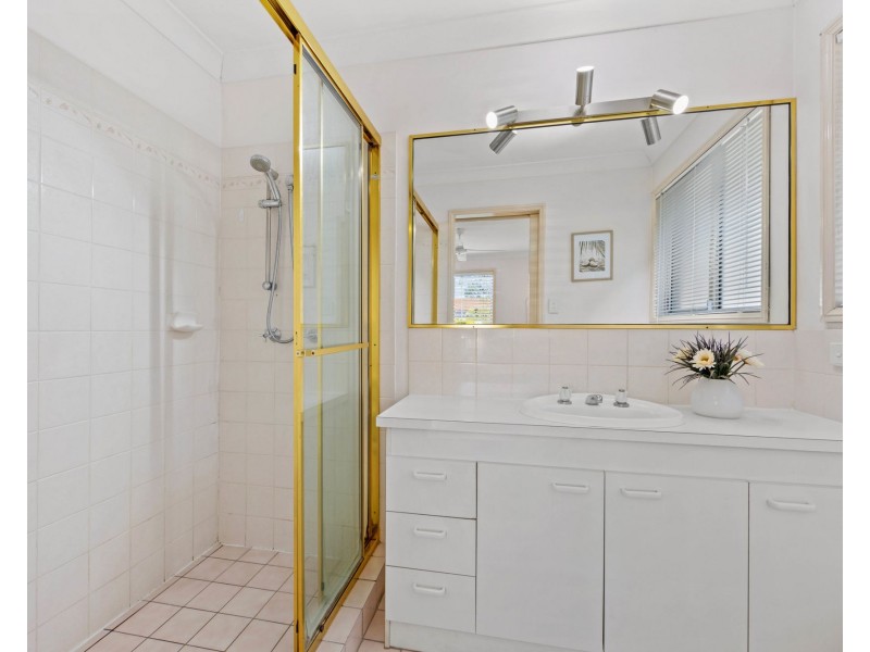 4 Ridgevale Drive, Helensvale QLD 4212