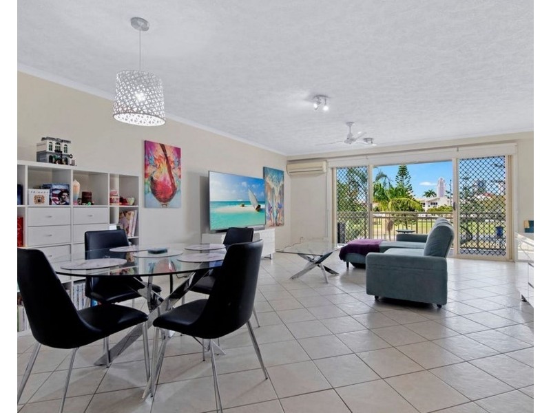 8/74-78 Thomas Drive, Surfers Paradise QLD 4217
