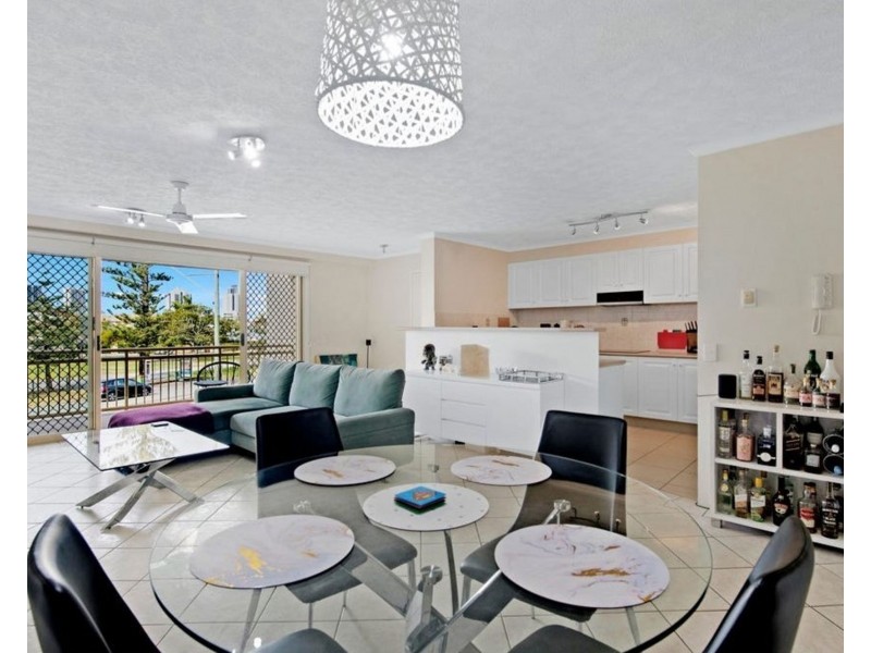 8/74-78 Thomas Drive, Surfers Paradise QLD 4217