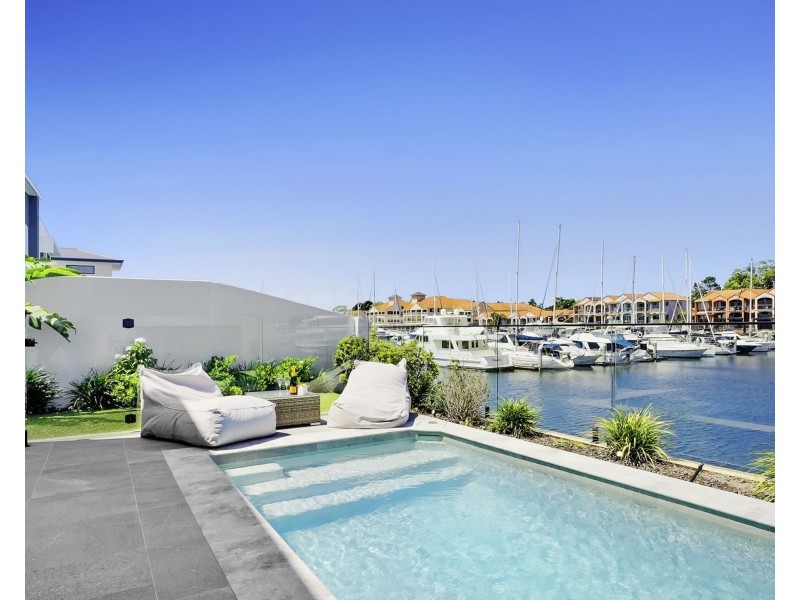 8944 The Point Circuit, Hope Island QLD 4212