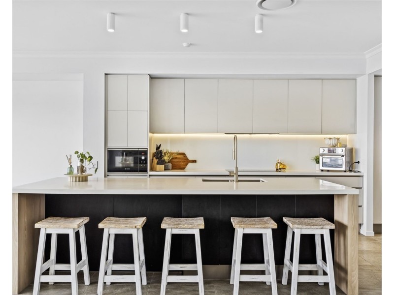 8944 The Point Circuit, Hope Island QLD 4212