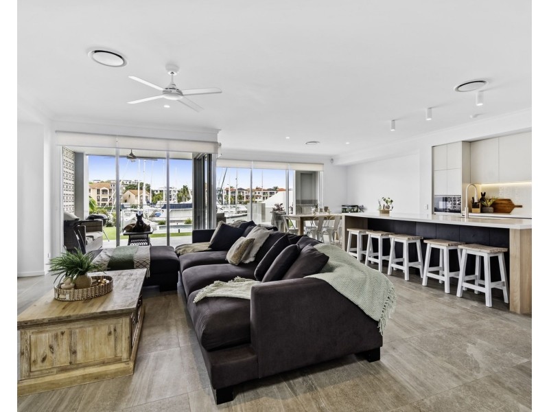 8944 The Point Circuit, Hope Island QLD 4212