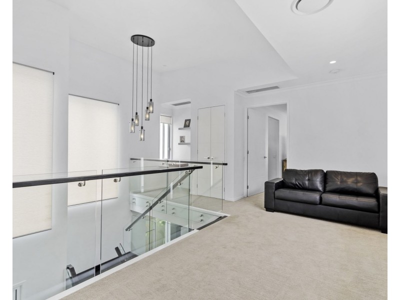 8944 The Point Circuit, Hope Island QLD 4212