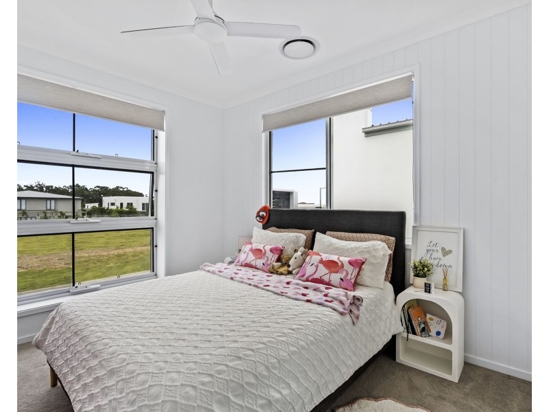 8944 The Point Circuit, Hope Island QLD 4212