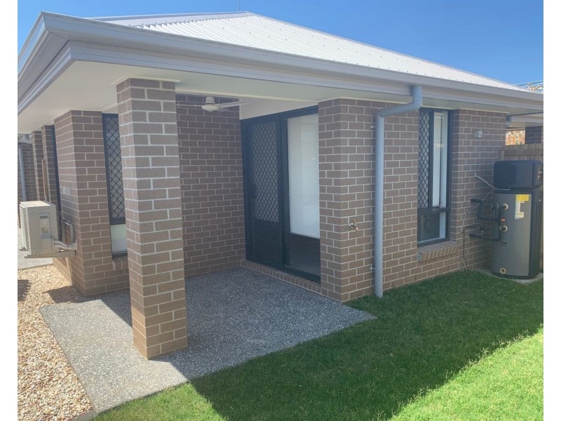 2/20 Coral St, Pimpama QLD 4209