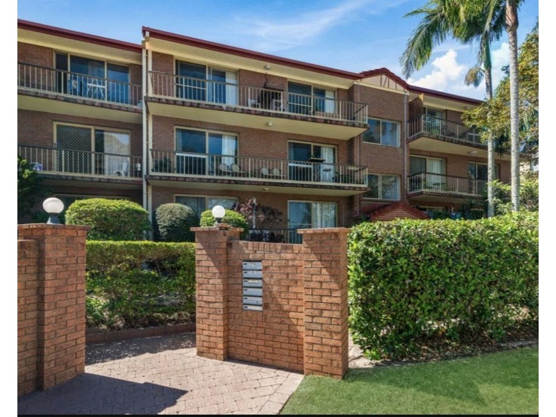 9/2 Brooke Avenue, Palm Beach QLD 4221