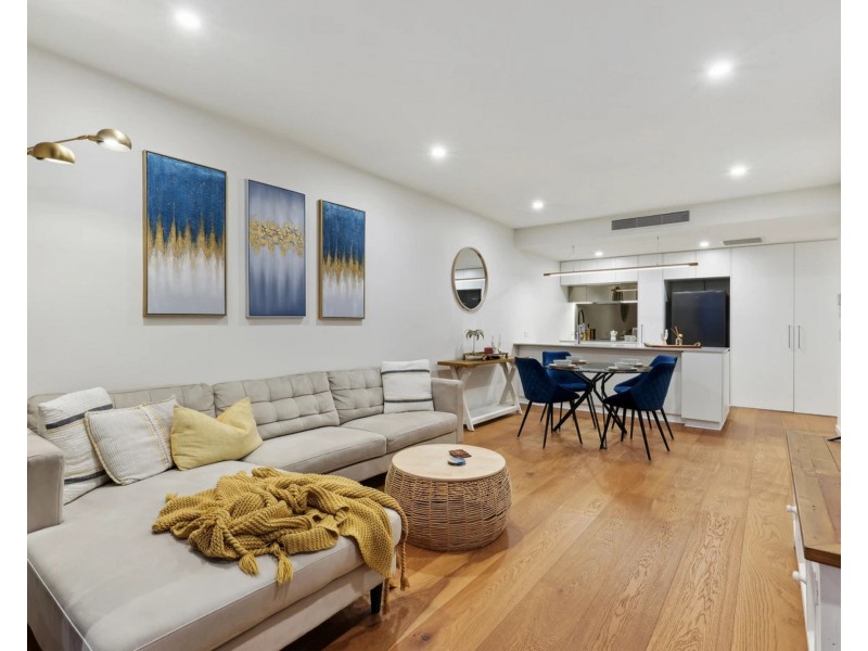 907/110 Frank Street, Labrador QLD 4215