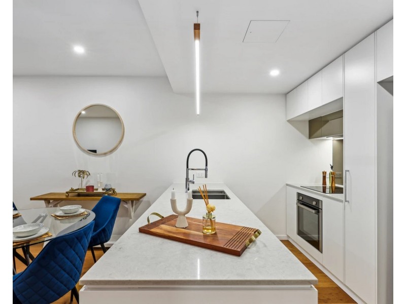 907/110 Frank Street, Labrador QLD 4215