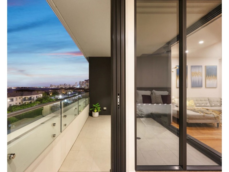 907/110 Frank Street, Labrador QLD 4215