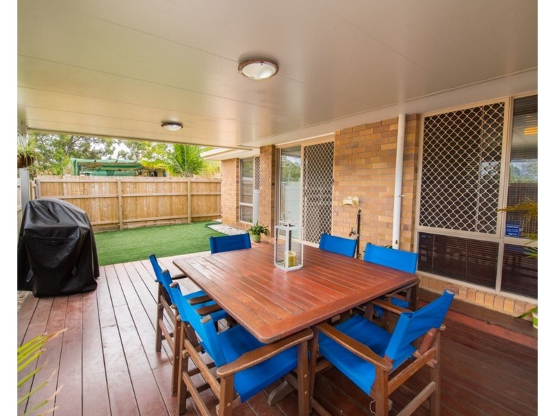 11 137 Olsen Avenue, Labrador QLD 4215