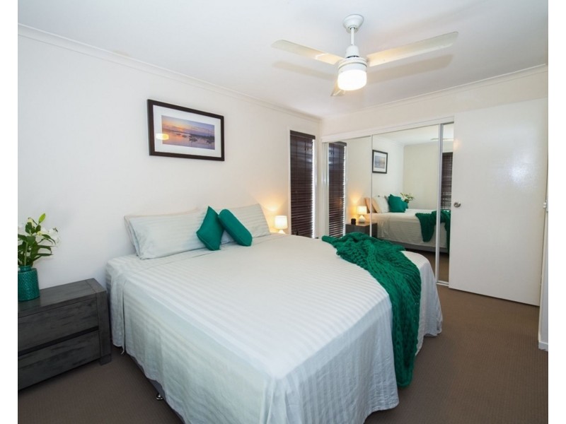11 137 Olsen Avenue, Labrador QLD 4215