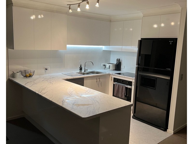 11 137 Olsen Avenue, Labrador QLD 4215