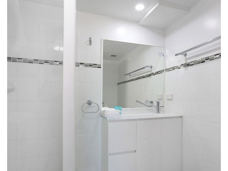 13/452 Marine Parade, Biggera Waters QLD 4216