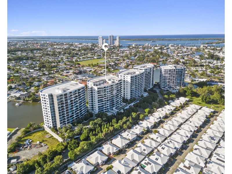 4604/5 Harbour Side Court, Biggera Waters QLD 4216