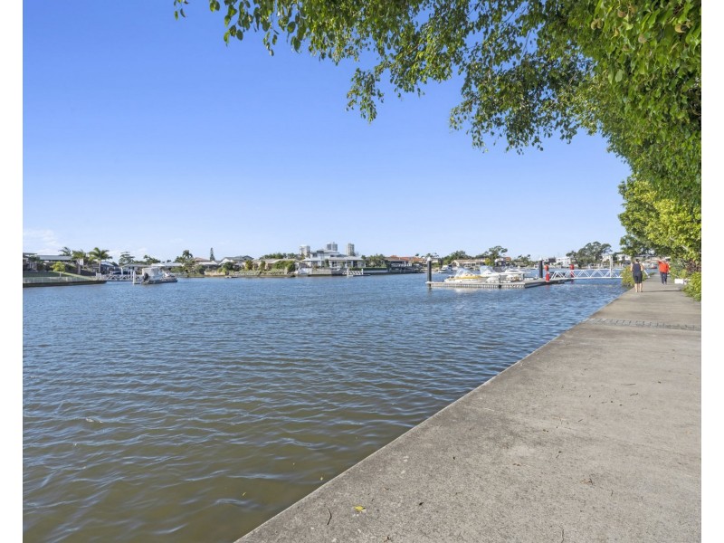 4604/5 Harbour Side Court, Biggera Waters QLD 4216