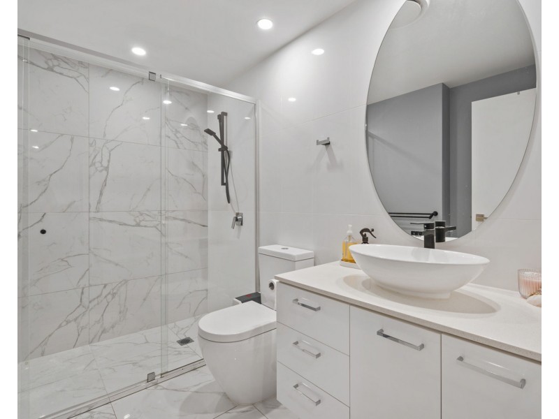 4604/5 Harbour Side Court, Biggera Waters QLD 4216