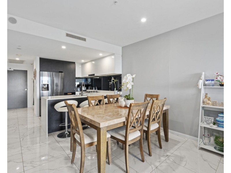 4604/5 Harbour Side Court, Biggera Waters QLD 4216