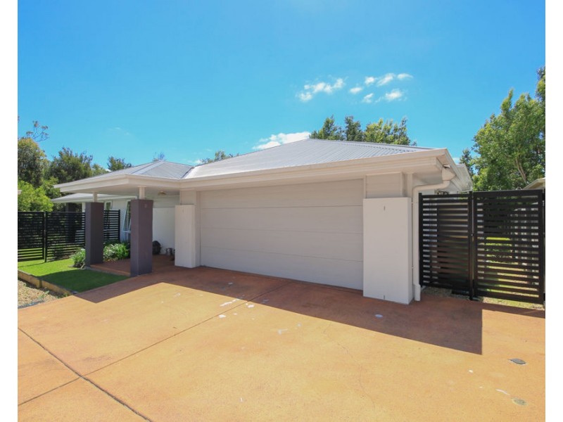 2/16 Holl Lane, Coomera QLD 4209