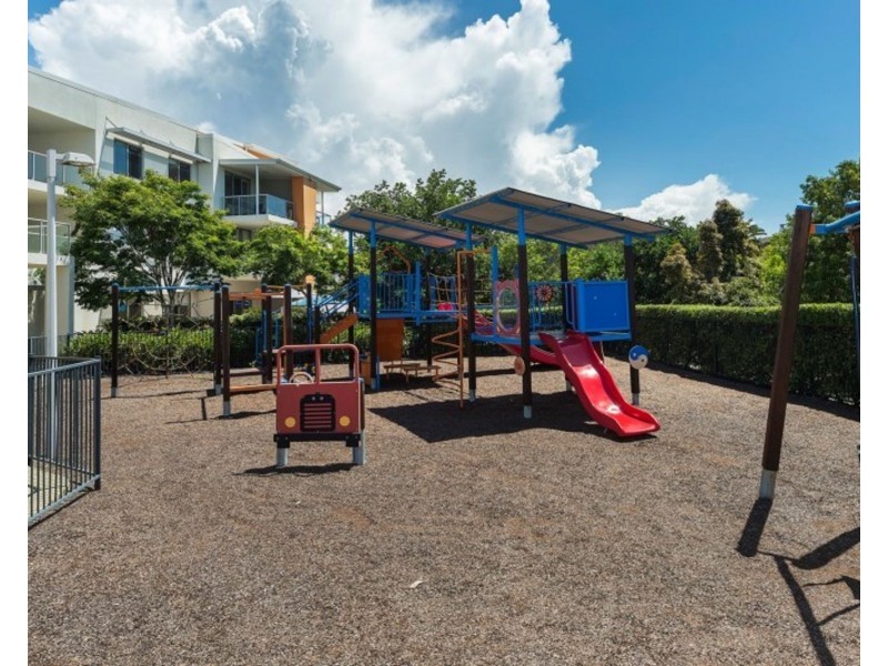 412/66 Sickle Avenue, Hope Island QLD 4212