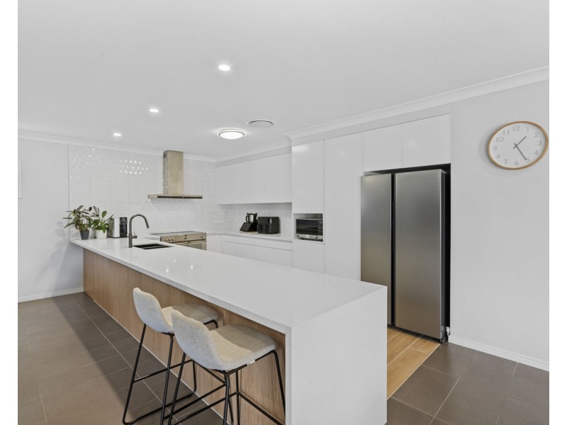 2 Emmaville Crescent, Ormeau QLD 4208