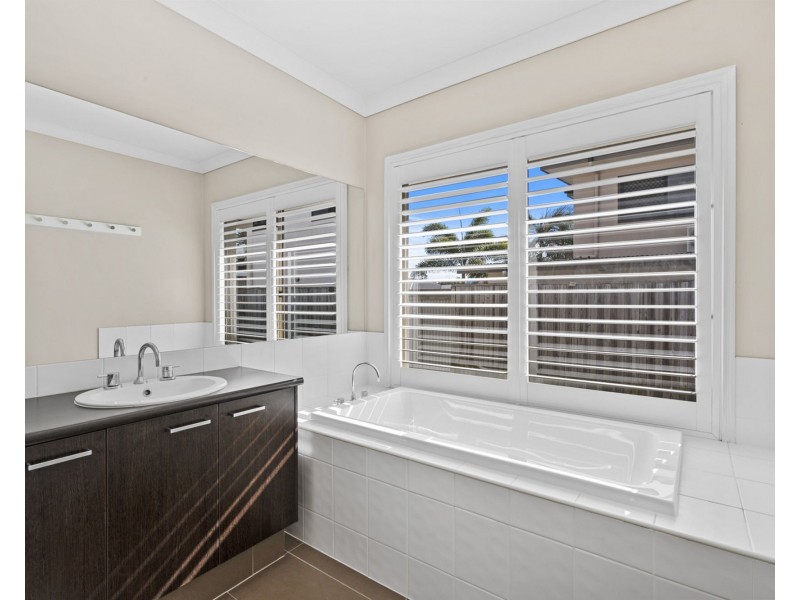 2 Emmaville Crescent, Ormeau QLD 4208