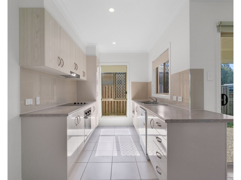 114 Napier Circuit, Silkstone QLD 4304