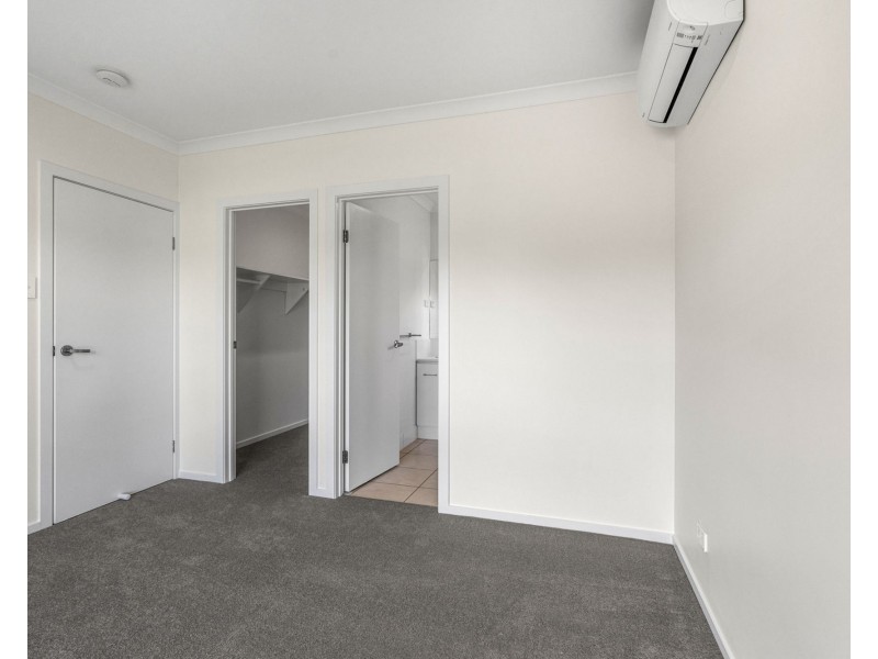 114 Napier Circuit, Silkstone QLD 4304